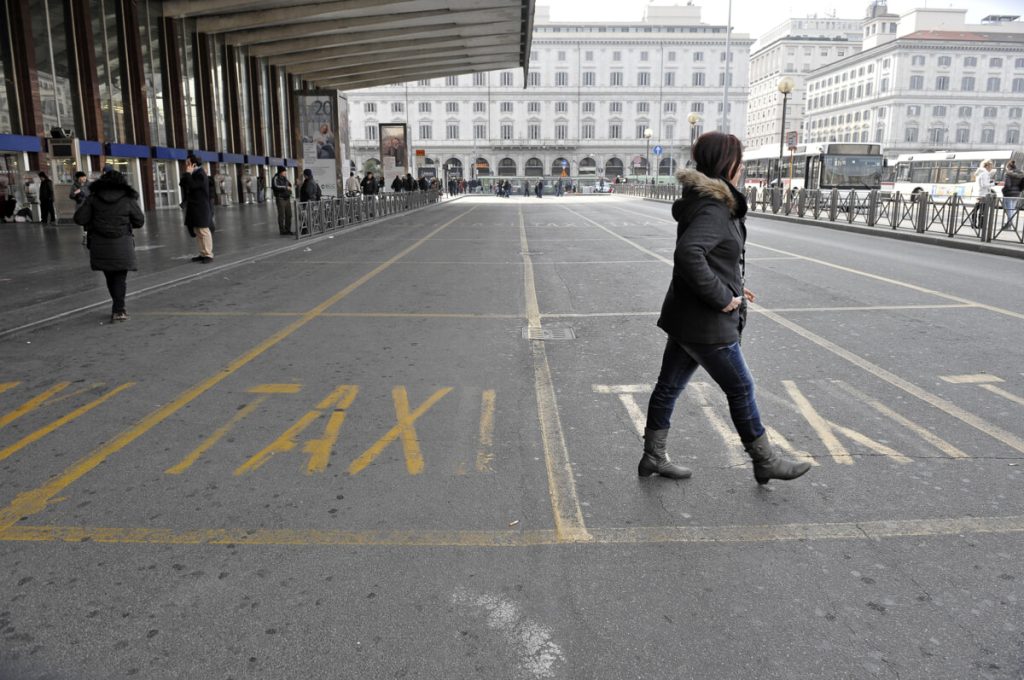 L'Antitrust striglia Roma: "Pochi taxi, servono più licenze"