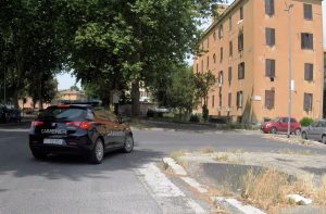 Assedio alla piazza di spaccio del Quarticciolo, cinque arresti e tre persone denunciate