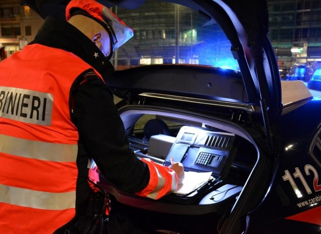 Diciottenne finisce nei guai, aveva in auto una mazza da baseball