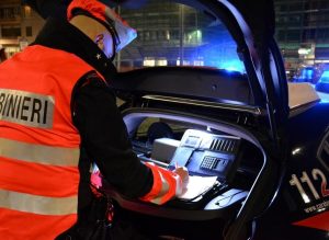 Diciottenne finisce nei guai, aveva in auto una mazza da baseball