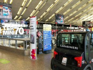 Ladre al Forum Termini con il figlio neonato in braccio