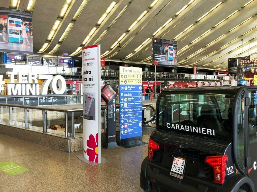 Ladre al Forum Termini con il figlio neonato in braccio