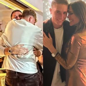 Cristian Totti compie 18 anni: la festa (divisa) con mamma e papà. E il Capitano torna nelle storie di Ilary