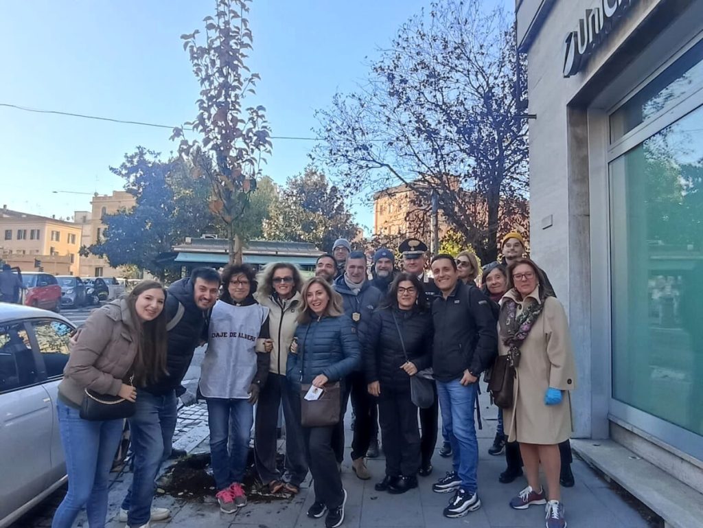 II municipio, i volontari piantano 24 nuovi alberi ma adesso dovranno essere curati