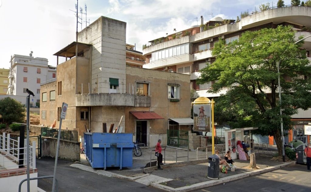 Ex Casa del fascio, basta con lo squat: Gualtieri ha deciso per lo sgombero e la messa in sicurezza