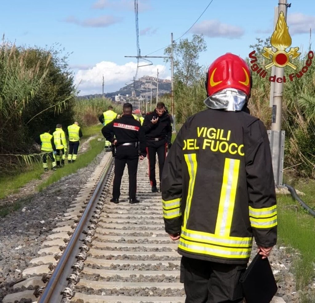 Una donna è morta investita da un treno