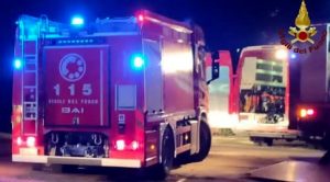 Prima l'esplosione e poi fiamme nel magazzino del supermercato
