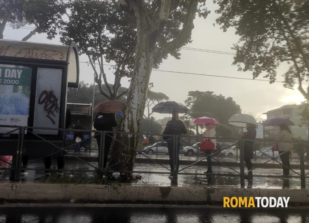 A Roma e sul Lazio arriva la tempesta Ciaran. L'esperto: "Forti raffiche di vento". E scatta l'allerta meteo