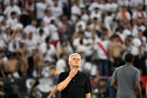 Roma sconfitta dallo Slavia Praga: gli sfotto sui social