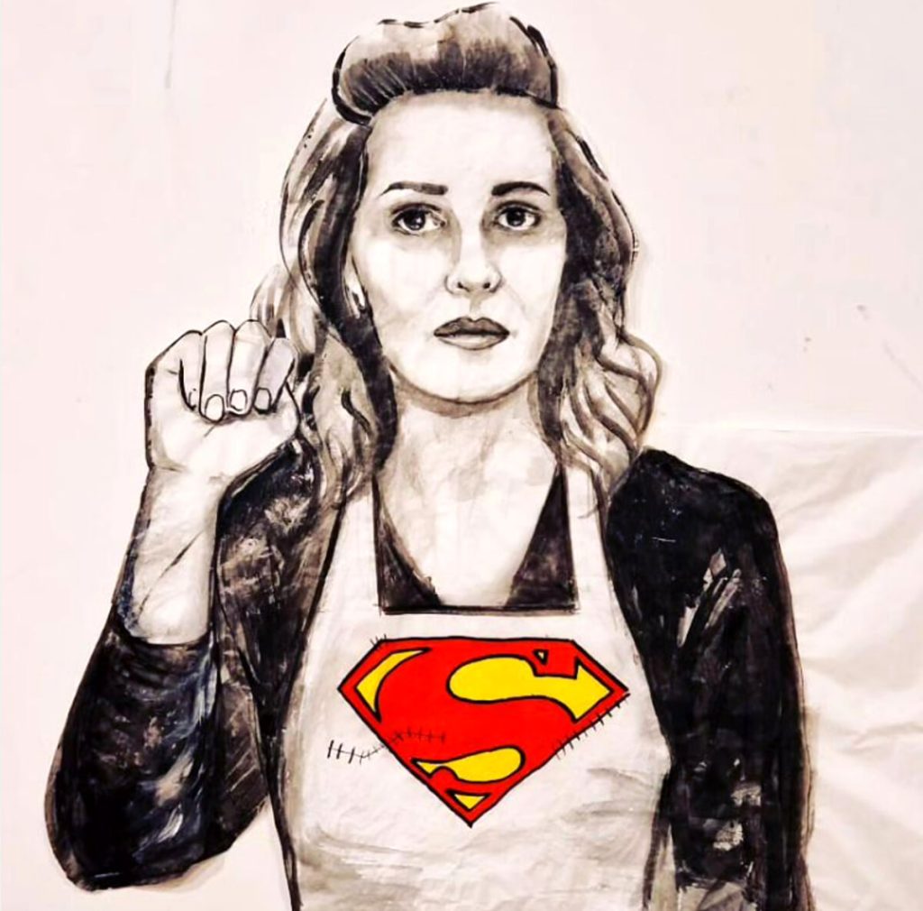 Paola Cortellesi tra le "Superwomen" della street art: l'opera-omaggio al film C'è ancora domani