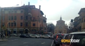 Incidente a piazza Sempione: travolto da una Fiat Panda, grave un uomo