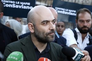 Roma si candida ad aprire una biblioteca con i libri donati da Saviano