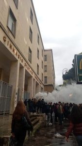 Le gite scolastiche sono troppo costose e gli studenti del liceo "Giulio Cesare" scioperano in massa