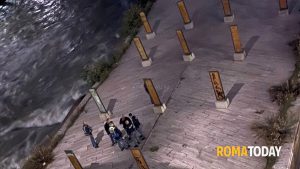 Studente morto dopo essere precipitato da ponte Garibaldi, l'ipotesi del selfie