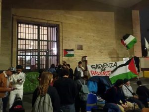 "Palestina libera" e "Intifada". Alla Sapienza nuove tende, stavolta contro Israele