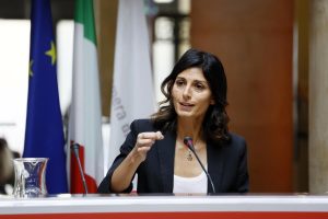 Intervista | Virginia Raggi: "Gualtieri imbarazzante. Dopo due anni i romani sono stanchi delle promesse non mantenute"