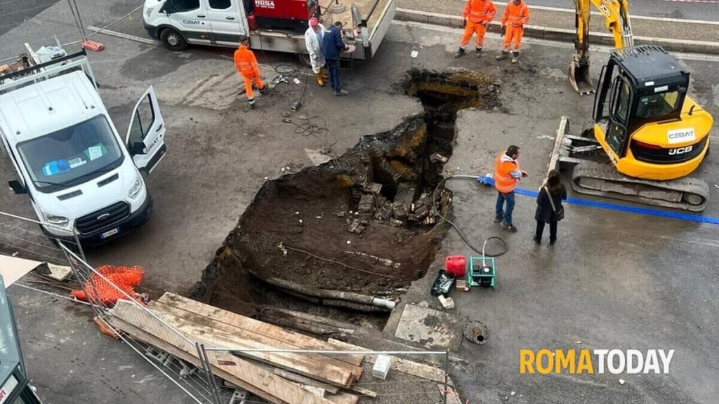 Voragine a Corso Francia. Ecco quando riapre la strada