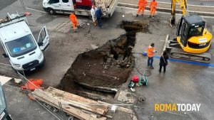 Voragine a Corso Francia. Ecco quando riapre la strada