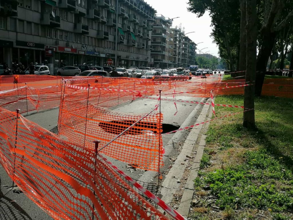 Da cinque mesi ostaggio della voragine. Ecco quando riapre Prati Fiscali