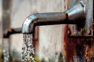 Arsenico nell’acqua. Sessanta famiglie non possono bere dai rubinetti di casa