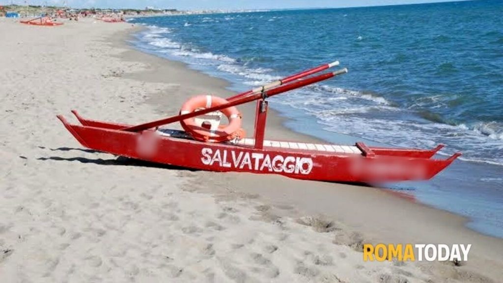 Spiagge libere di Ostia, il municipio (senza delega al litorale) pubblica il bando per l’assistenza ai bagnanti
