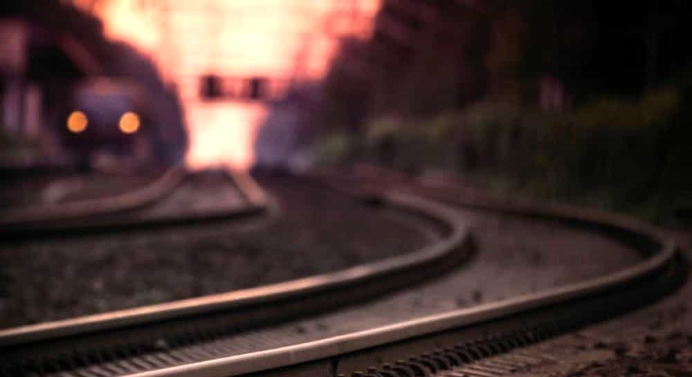 Ragazzino minaccia di gettarsi sotto un treno, salvato dai carabinieri