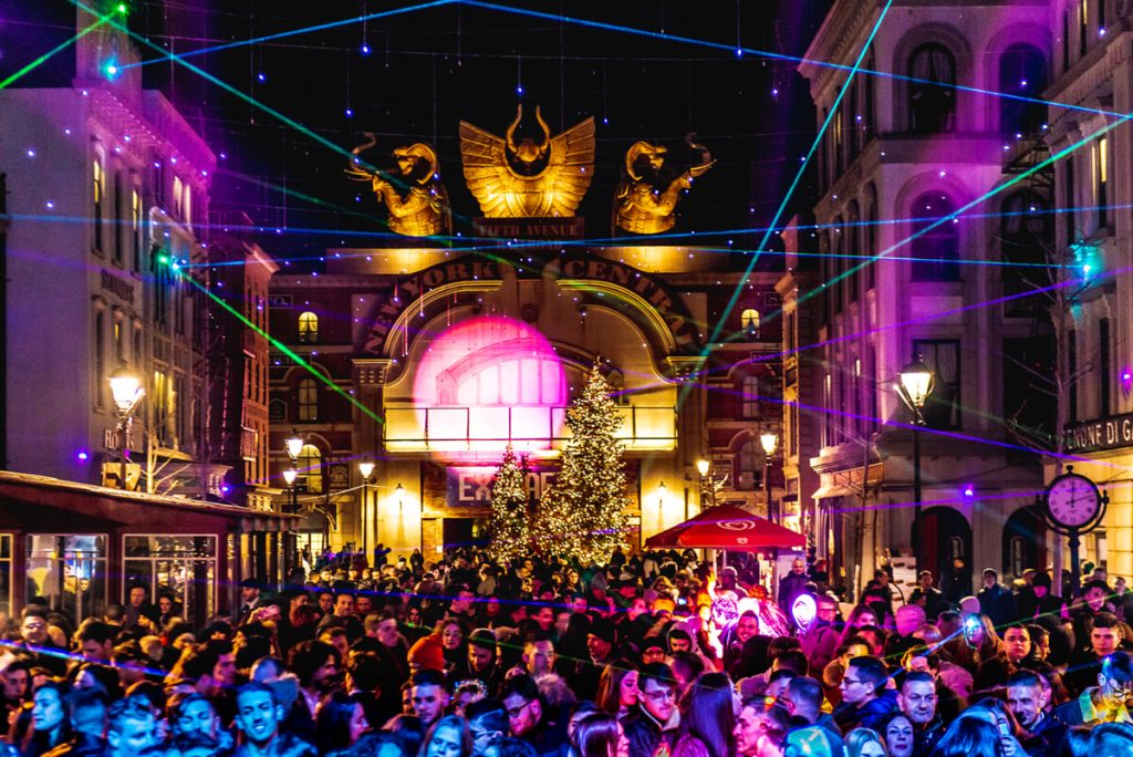 Capodanno sulle montagne russe a Cinecittà World: 10 feste in un'unica location