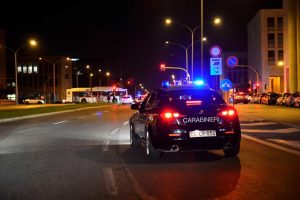 Razzia di Natale nei bar dell’Eur. Portati via alcolici e tablet