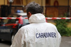 Omicidio a Frascati, lite davanti a un bar finisce nel sangue: un morto e un ferito