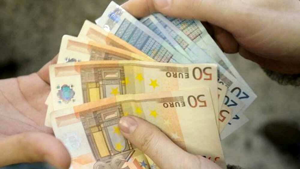 "Hai rilanciato troppo, mi devi risarcire". L'asta immobiliare si trasforma in estorsione