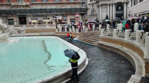 Fontana di Trevi: le monetine alla Caritas per opere di bene, rinnovato il protocollo per 3 anni