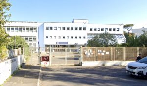 Al liceo si va col bus: ampliato il percorso della linea scolastica diretta al Democrito