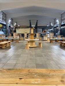 Via i vecchi banchi, al centro del mercato Tufello arriva la “piazzetta sociale”