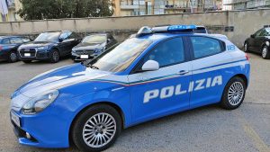 Ragazzina di 14 anni molestata nell'ascensore dal vicino di casa