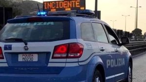 Incidente sul raccordo anulare: scontro auto-moto, morto un 41enne