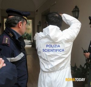 Tragedia a Natale: ragazza si sveglia e trova il fidanzato 33enne morto nel salone di casa