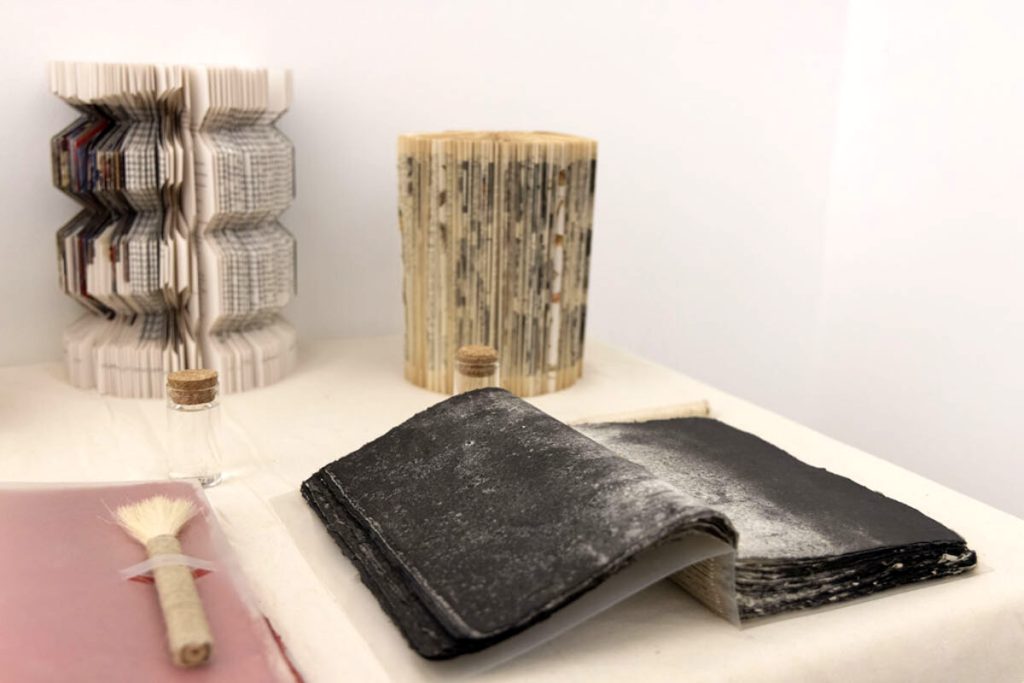 "Camera book_2", il libro-opera e la mostra