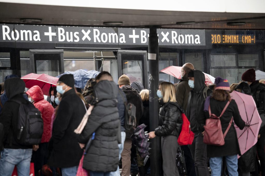 Sciopero Roma, venerdì 15 dicembre metro e bus a rischio per 24 ore