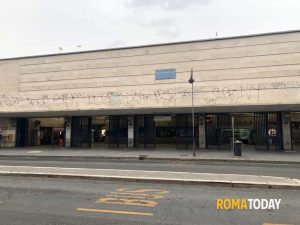 Con 300 dosi di hashish alla stazione, arrestato pusher dopo segnalazione dei cittadini
