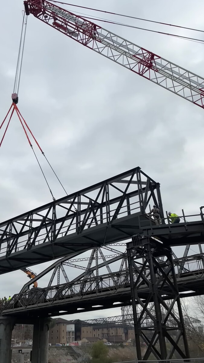 VIDEO | Il varo della passerella al Ponte di Ferro