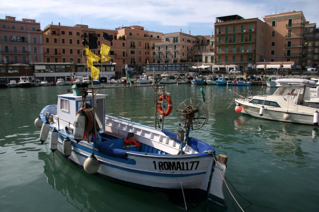 Anzio vendesi. Il Comune sciolto per mafia cede scuole, ristoranti e case popolari