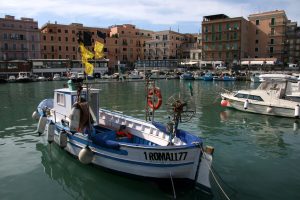 Anzio vendesi. Il Comune sciolto per mafia cede scuole, ristoranti e case popolari