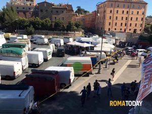 Ambulanti, Alemanni contro tutti: "Assessorato e dipartimento non hanno fatto nulla per il nuovo bando"