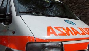 Tor Sapienza, raccoglie petardo che gli esplode in faccia: 15enne finisce in ospedale