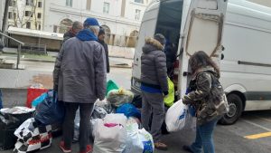 Amici fragili: raccolti 30 quintali di beni per famiglie indigenti e senza dimora