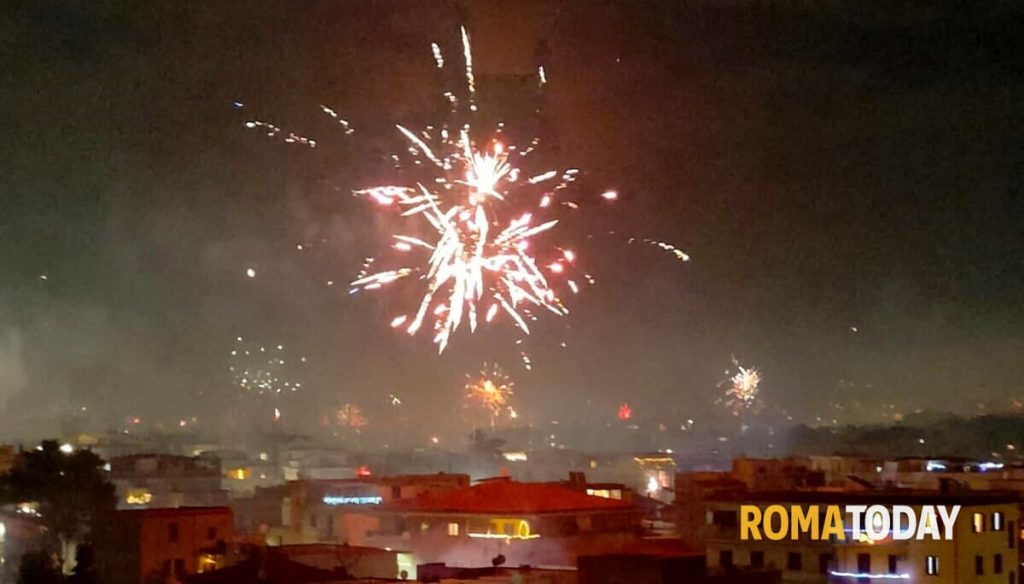 A Roma colpi di pistola tra i botti di Capodanno. Recuperati i bossoli