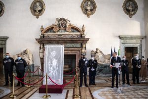 Lettere di D’Annunzio, statue e quadri sacri. Tutte le opere d’arte trafugate da Roma