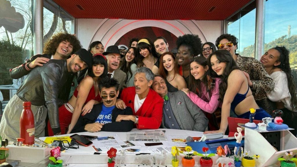 L'ironia di Fiorello: "Gli ingorghi di Roma sono un dono del Signore"