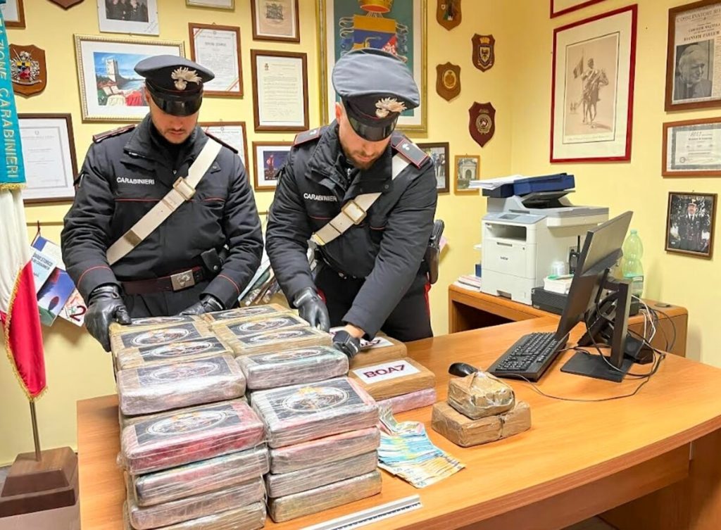 La droga dei Narcos in un appartamento, sequestrato tesoro da 5 milioni di euro di cocaina
