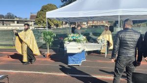 Alexandru Ivan, i funerali del 14enne ucciso a Pantano. In 300 per l'addio